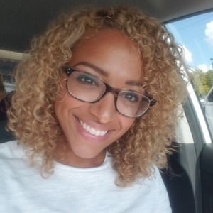 Meet your Posher, Alexis